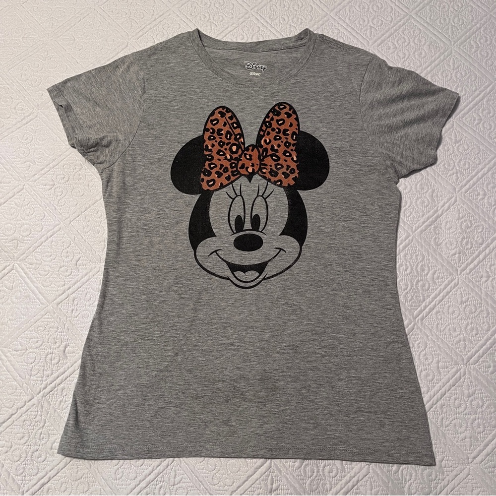Disney Minnie Mouse Leopard Bow Women’s Graphic T-Shirt Medium